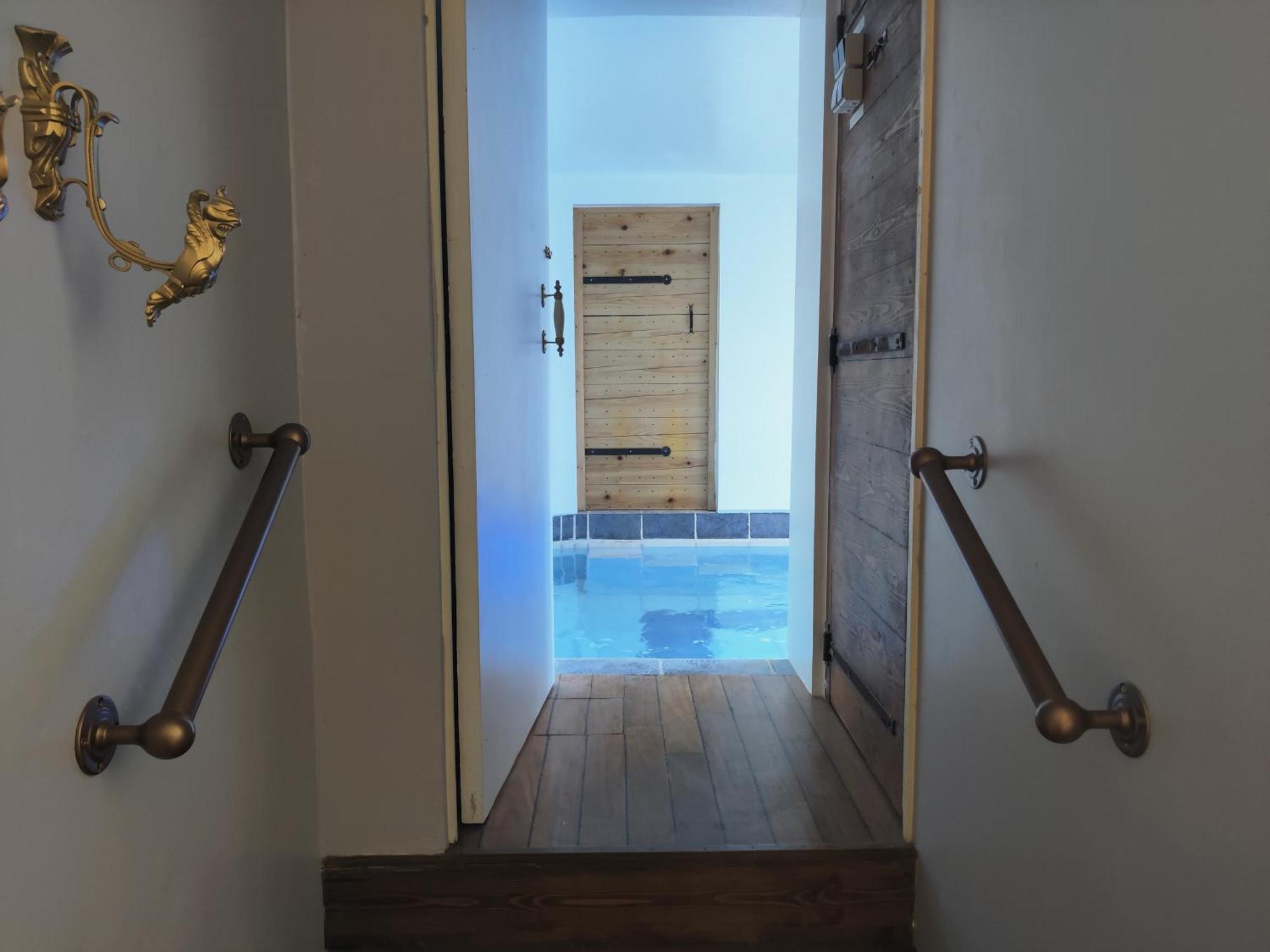 Mas Du Versadou, Dans Un Espace Naturel Protege, Piscine Couverte Chauffee Toute L'Annee, Spa Et Salle De Jeux Saint-Gilles  Room photo